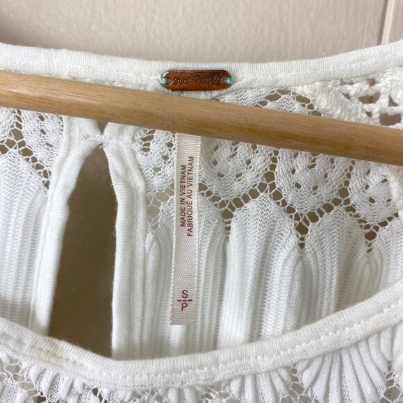 Free People | UO White Crochet Top Size Small - Picture 4 of 10
